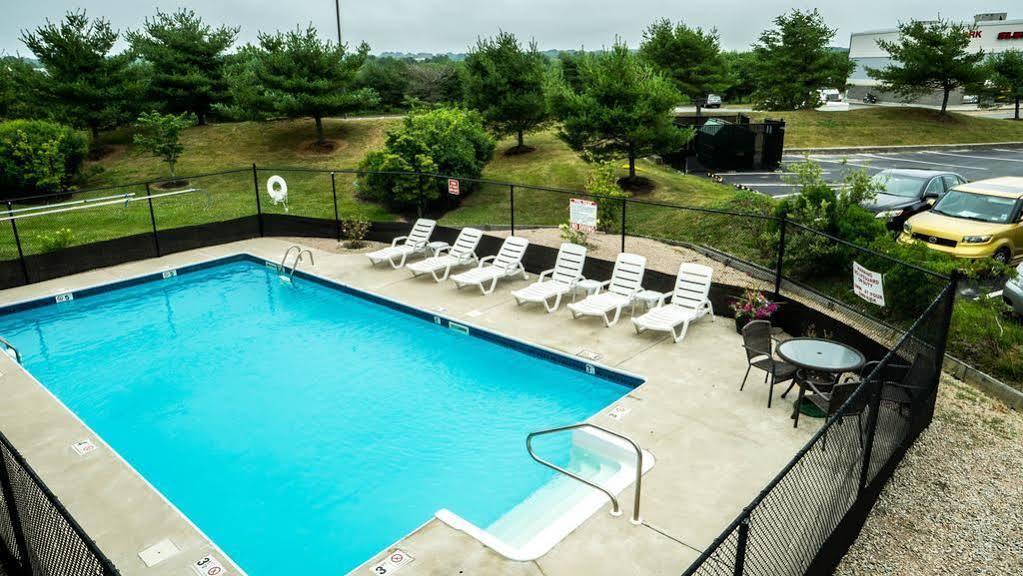 Red Roof Inn & Suites Newport - Middletown, Ri Exteriér fotografie